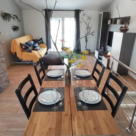 2 Zen Apartment Deltebre